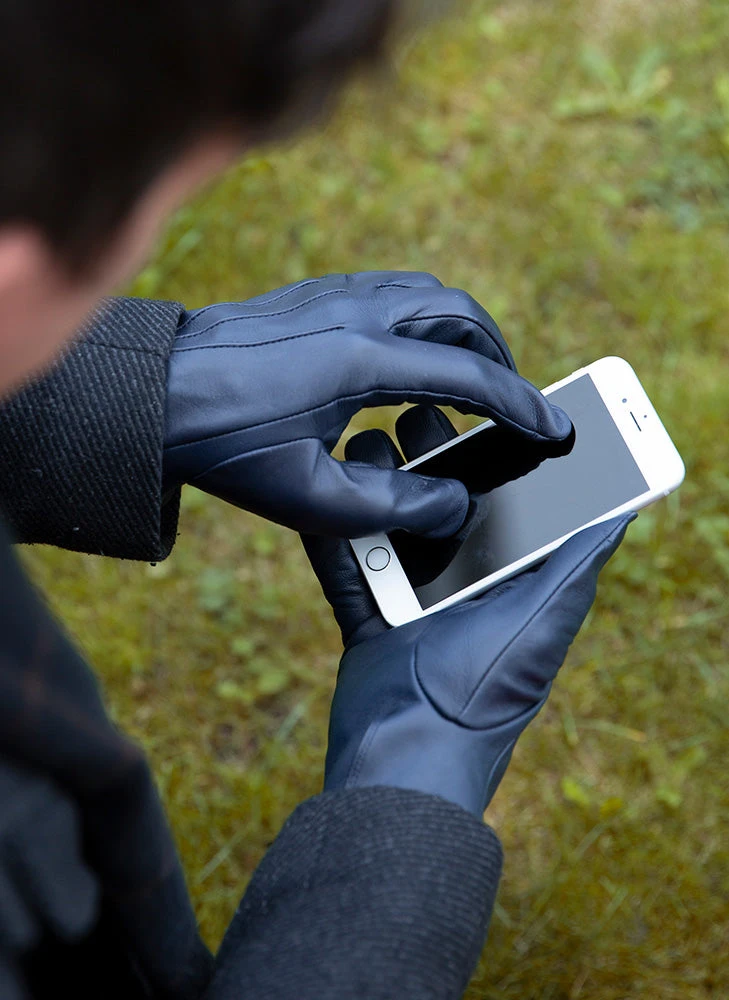 Men's Heritage Touchscreen Three-Point Leather Gloves 6 Men's Heritage Touchscreen Three-Point Leather Gloves - Image 6