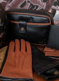 Men's The Suited Racer Smooth Nappa Leather Wash Bag -Dents Luxury Accessories Sales 23 1102