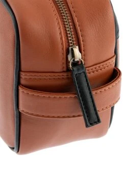 Men's The Suited Racer Smooth Nappa Leather Wash Bag -Dents Luxury Accessories Sales 23 1102 highway tan black 3