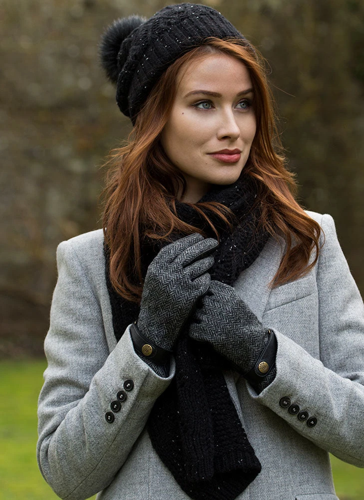 Women's Lace Knitted Scarf 4 Women's Lace Knitted Scarf - Image 4