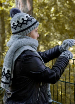 Women’s Jacquard Fair Isle Knitted Scarf With Marl Yarn -Dents Luxury Accessories Sales 4 2848 Dove Grey a2f5137c 76c8 41f6 81db 51d63458426c