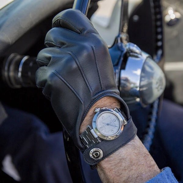 Men’s Three-Point Leather Driving Gloves With Wristwatch Cut-out 2 Men’s Three-Point Leather Driving Gloves With Wristwatch Cut-out - Image 2