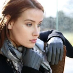 Women's Three-Point Cashmere-Lined Leather Gloves -Dents Luxury Accessories Sales 7 1134 b1456227 dab3 47e3 bb95 bd391f2c30b3