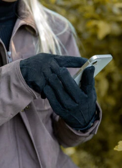 Women's Touchscreen Water-Resistant Three-Point Fleece-Lined Suede Gloves 7 Women's Touchscreen Water-Resistant Three-Point Fleece-Lined Suede Gloves -Dents Luxury Accessories Sales 7 1196 BLACK 47220c45 8848 4209 a823 f96750480750