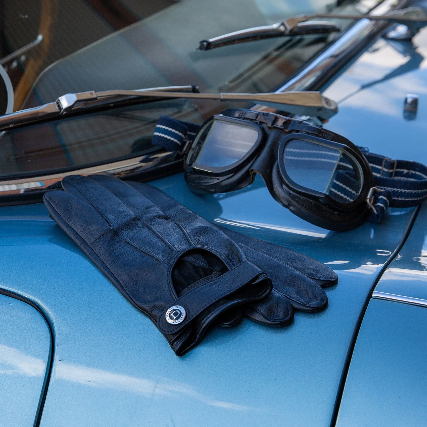 Men’s Three-Point Leather Driving Gloves With Wristwatch Cut-out 3 Men’s Three-Point Leather Driving Gloves With Wristwatch Cut-out - Image 3