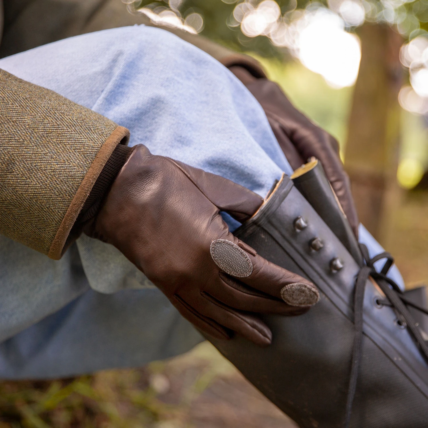 Women's Heritage Water-Resistant Silk-Lined Right Hand Leather Shooting Gloves 9 Women's Heritage Water-Resistant Silk-Lined Right Hand Leather Shooting Gloves - Image 9