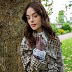 Women’s Touchscreen Three-Point Lined Leather Gloves With Faux Fur Cuffs -Dents Luxury Accessories Sales womens leather gloves faux fur cuff brown 1