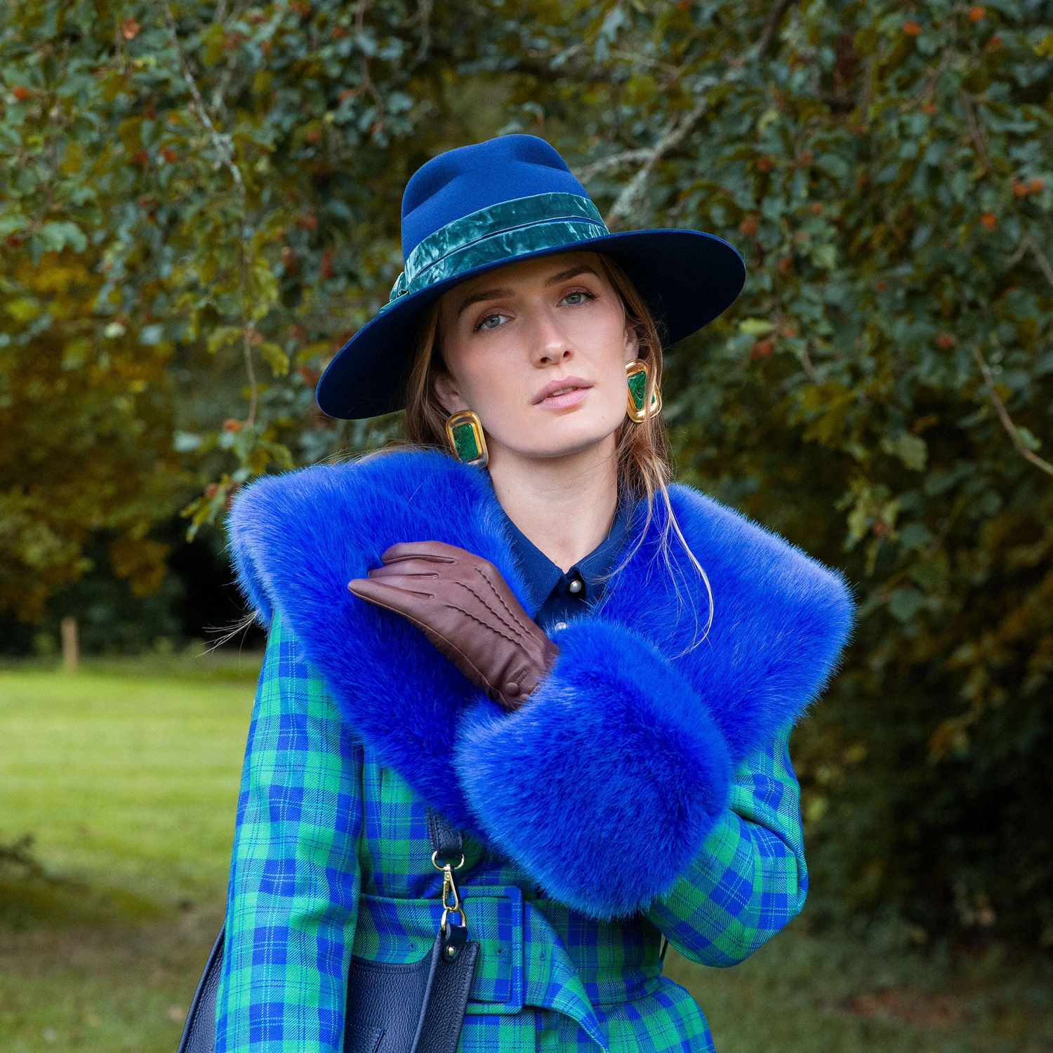 Women's Three-Point Cashmere-Lined Leather Gloves With Buttons 7 Women's Three-Point Cashmere-Lined Leather Gloves With Buttons - Image 7